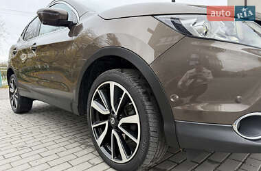Внедорожник / Кроссовер Nissan Qashqai 2015 в 