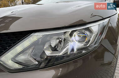 Внедорожник / Кроссовер Nissan Qashqai 2015 в 