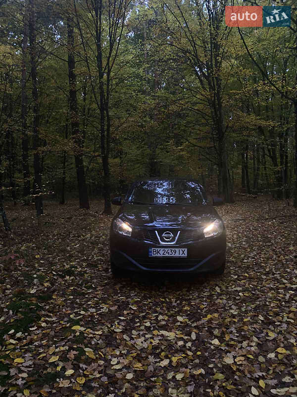 Внедорожник / Кроссовер Nissan Qashqai 2010 в Дубно
