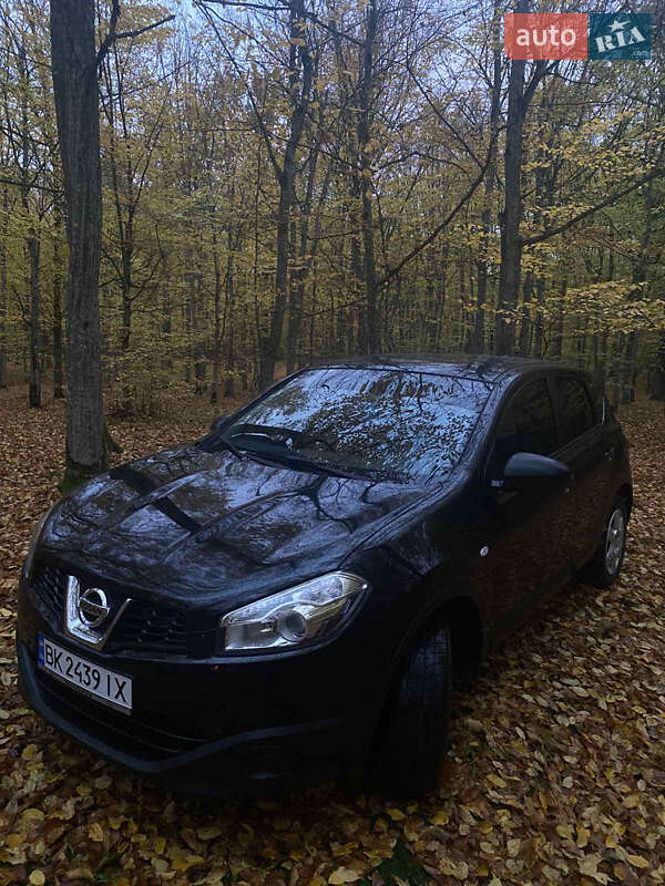 Внедорожник / Кроссовер Nissan Qashqai 2010 в Дубно