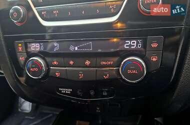 Внедорожник / Кроссовер Nissan Qashqai 2014 в 