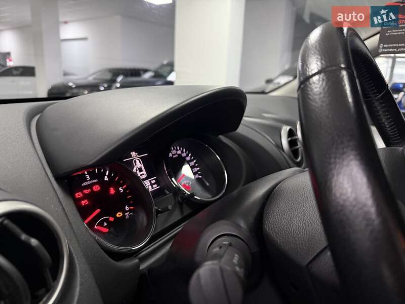 Внедорожник / Кроссовер Nissan Qashqai 2010 в Полтаве