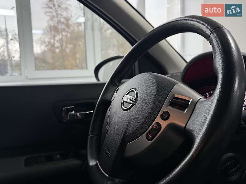 Внедорожник / Кроссовер Nissan Qashqai 2010 в Полтаве