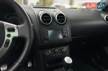 Внедорожник / Кроссовер Nissan Qashqai 2010 в 