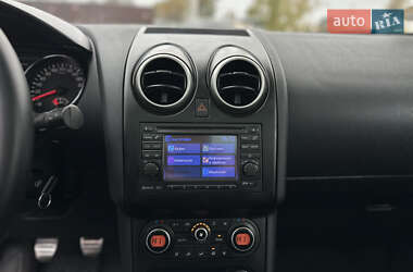 Внедорожник / Кроссовер Nissan Qashqai 2010 в 