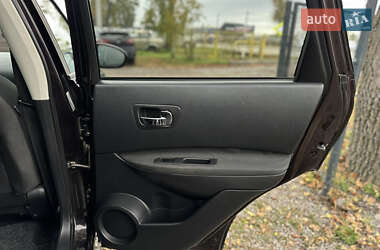 Внедорожник / Кроссовер Nissan Qashqai 2010 в 