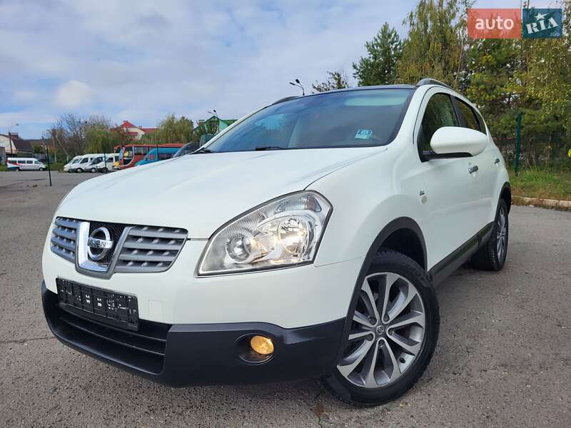 Внедорожник / Кроссовер Nissan Qashqai 2010 в 