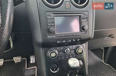 Внедорожник / Кроссовер Nissan Qashqai 2010 в 