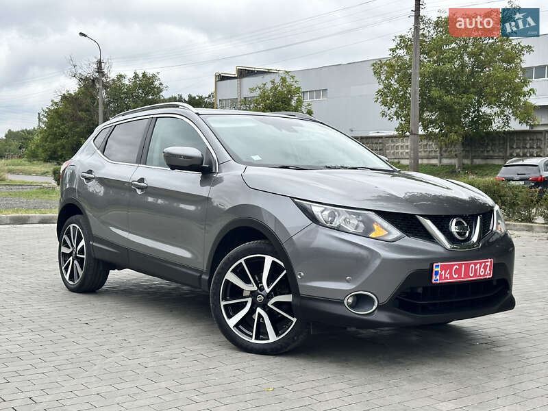 Позашляховик / Кросовер Nissan Qashqai 2016 в Луцьку