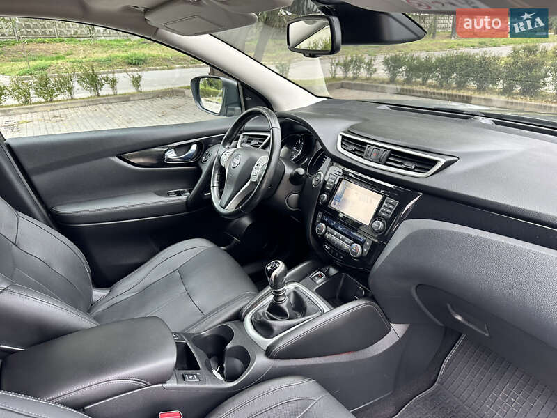 Позашляховик / Кросовер Nissan Qashqai 2016 в Луцьку