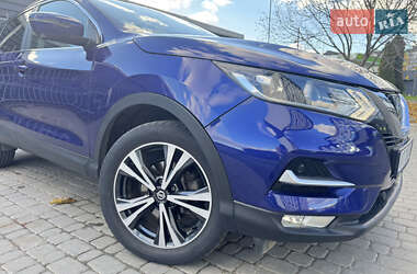 Внедорожник / Кроссовер Nissan Qashqai 2017 в Ивано-Франковске