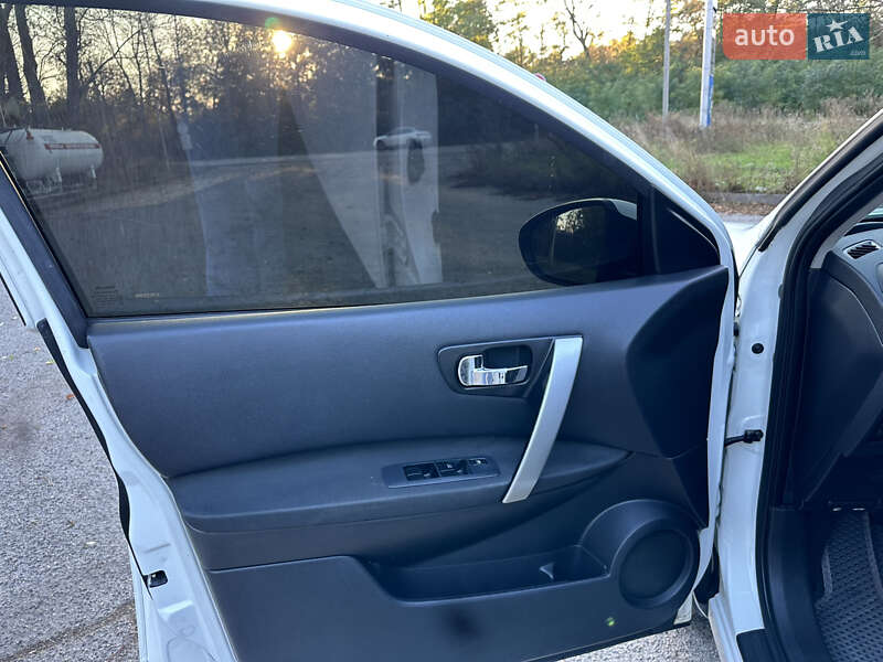 Внедорожник / Кроссовер Nissan Qashqai 2010 в Кицмани фото 28 Внедорожник / Кроссовер Nissan Qashqai 2010 в Кицмани