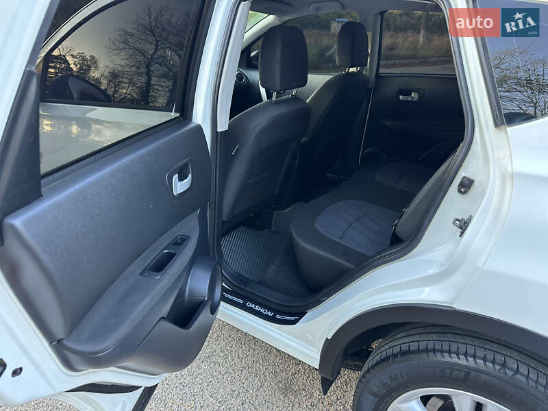 Внедорожник / Кроссовер Nissan Qashqai 2010 в Кицмани фото 39 Внедорожник / Кроссовер Nissan Qashqai 2010 в Кицмани