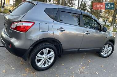 Внедорожник / Кроссовер Nissan Qashqai 2012 в 