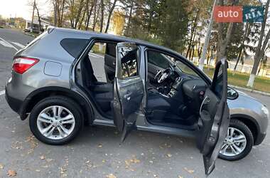 Внедорожник / Кроссовер Nissan Qashqai 2012 в 