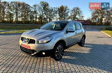Внедорожник / Кроссовер Nissan Qashqai 2012 в Стрые