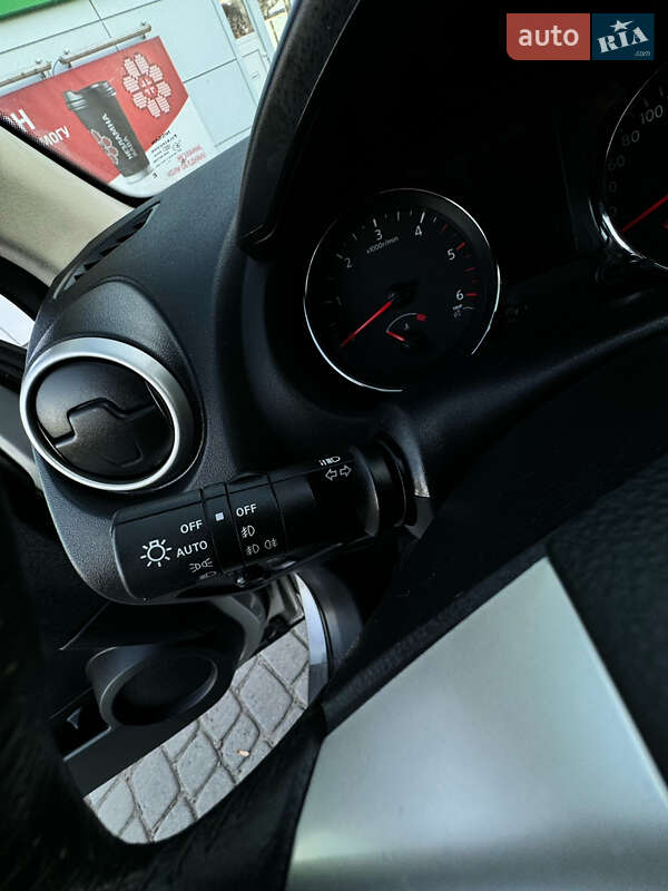 Позашляховик / Кросовер Nissan Qashqai 2012 в Стрию фото 81 Позашляховик / Кросовер Nissan Qashqai 2012 в Стрию
