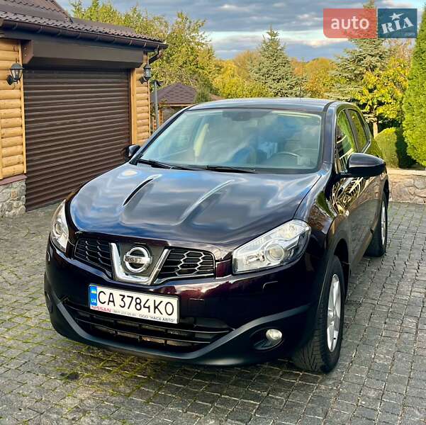 Внедорожник / Кроссовер Nissan Qashqai 2011 в 