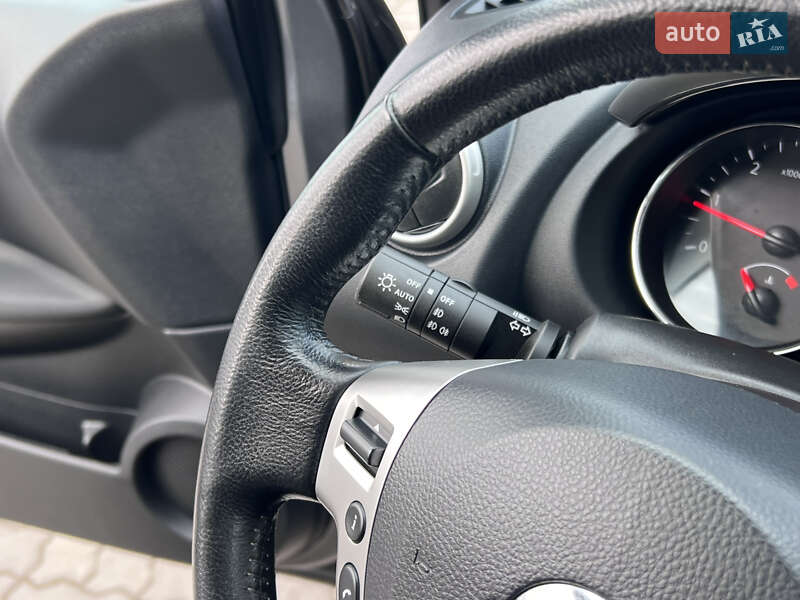 Внедорожник / Кроссовер Nissan Qashqai 2011 в Нововолынске