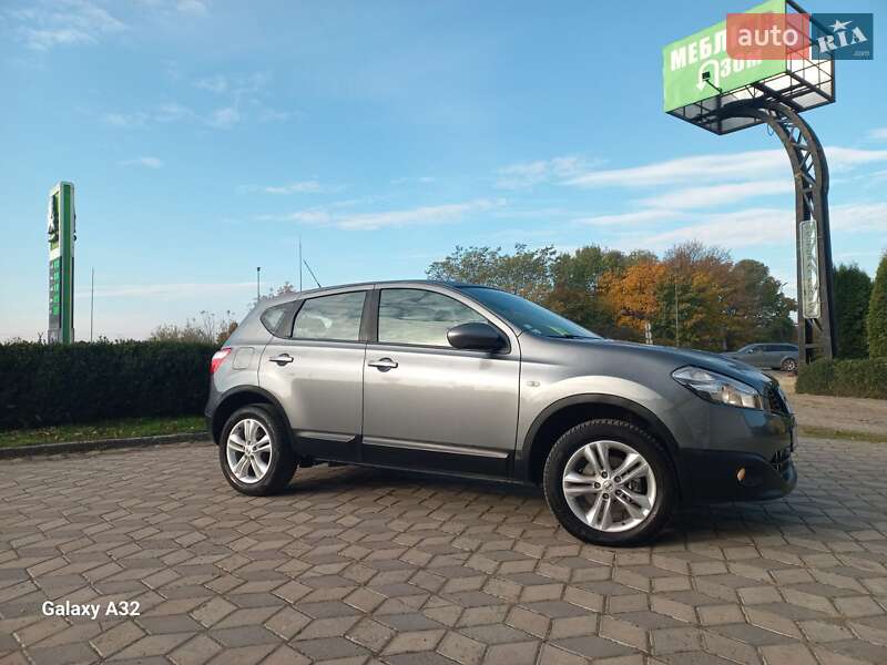 Позашляховик / Кросовер Nissan Qashqai 2011 в Снятині