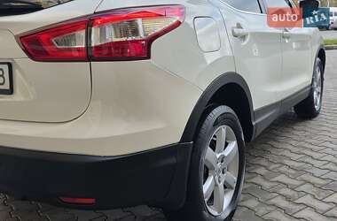 Внедорожник / Кроссовер Nissan Qashqai 2014 в 