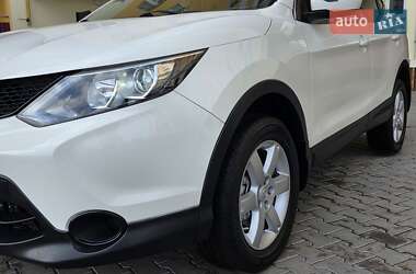 Внедорожник / Кроссовер Nissan Qashqai 2014 в 