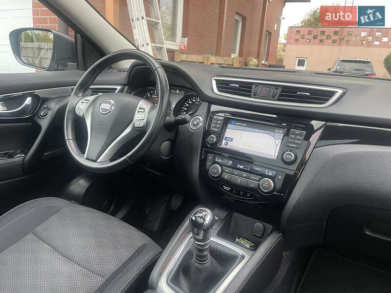 Позашляховик / Кросовер Nissan Qashqai 2015 в Луцьку фото 16 Позашляховик / Кросовер Nissan Qashqai 2015 в Луцьку