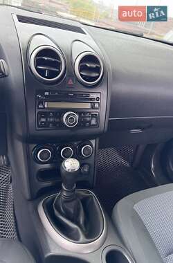 Внедорожник / Кроссовер Nissan Qashqai 2011 в 