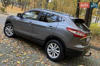Внедорожник / Кроссовер Nissan Qashqai 2015 в 