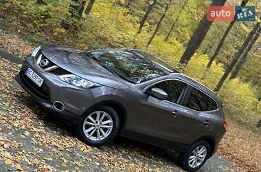 Внедорожник / Кроссовер Nissan Qashqai 2015 в 