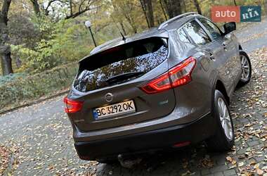 Внедорожник / Кроссовер Nissan Qashqai 2015 в 