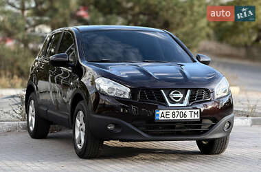 Позашляховик / Кросовер Nissan Qashqai 2012 в  фото 3 Позашляховик / Кросовер Nissan Qashqai 2012 в