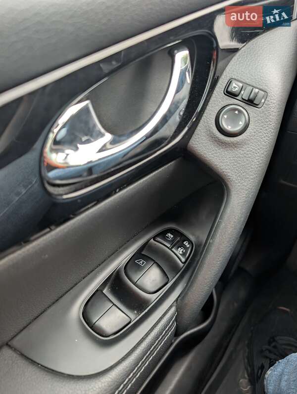 Внедорожник / Кроссовер Nissan Qashqai 2017 в Киеве