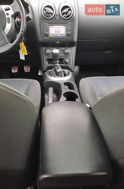 Позашляховик / Кросовер Nissan Qashqai 2012 в  фото 23 Позашляховик / Кросовер Nissan Qashqai 2012 в