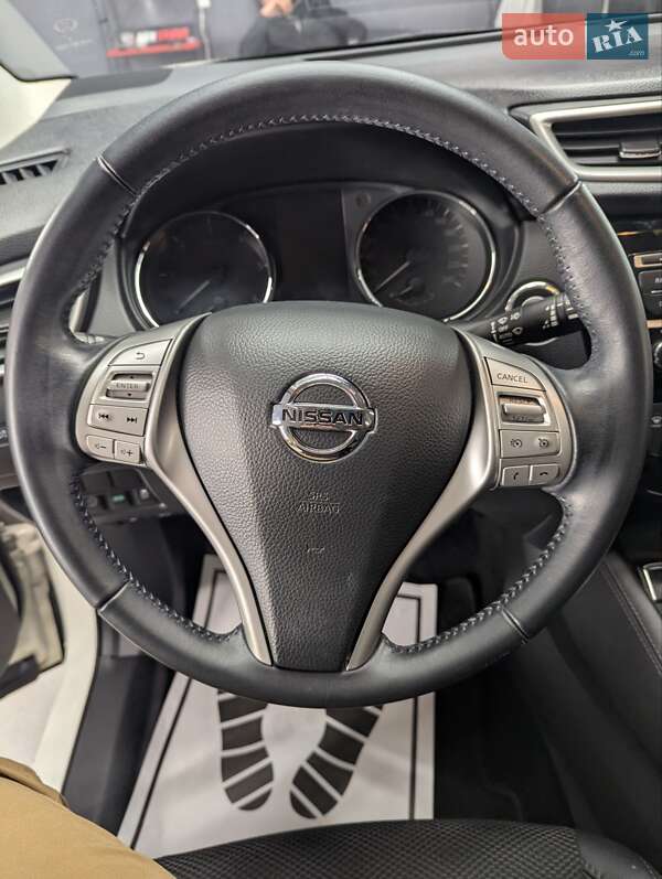 Позашляховик / Кросовер Nissan Qashqai 2015 в Тернополі фото 15 Позашляховик / Кросовер Nissan Qashqai 2015 в Тернополі