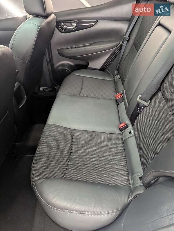 Позашляховик / Кросовер Nissan Qashqai 2015 в Тернополі фото 21 Позашляховик / Кросовер Nissan Qashqai 2015 в Тернополі