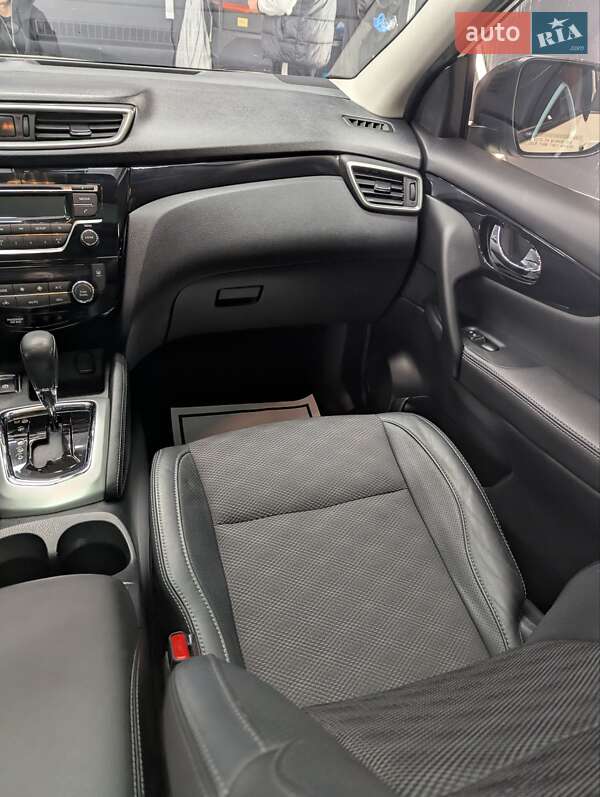 Позашляховик / Кросовер Nissan Qashqai 2015 в Тернополі фото 31 Позашляховик / Кросовер Nissan Qashqai 2015 в Тернополі