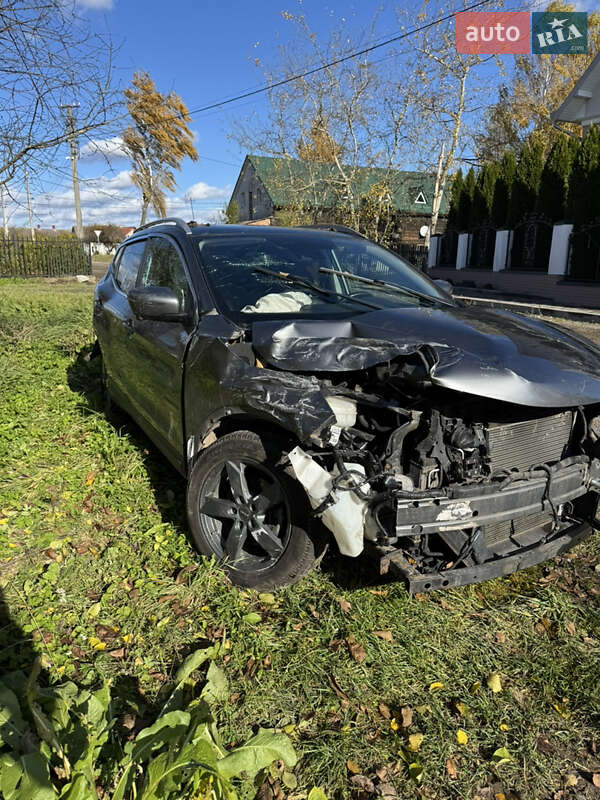 Внедорожник / Кроссовер Nissan Qashqai 2016 в Городке фото 2 Внедорожник / Кроссовер Nissan Qashqai 2016 в Городке