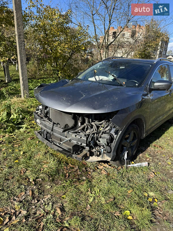 Внедорожник / Кроссовер Nissan Qashqai 2016 в Городке фото 7 Внедорожник / Кроссовер Nissan Qashqai 2016 в Городке