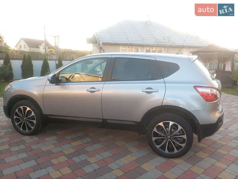 Внедорожник / Кроссовер Nissan Qashqai 2012 в Ивано-Франковске