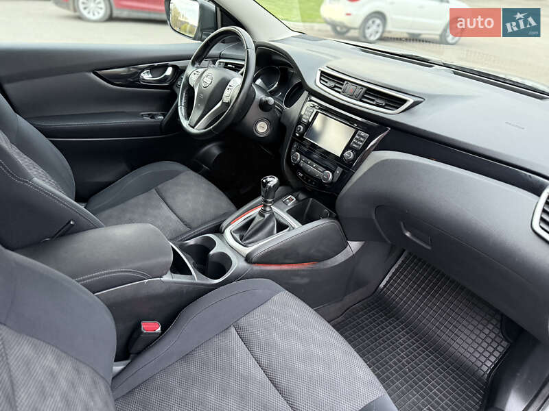 Внедорожник / Кроссовер Nissan Qashqai 2014 в Дубно
