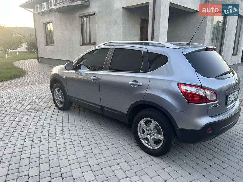 Внедорожник / Кроссовер Nissan Qashqai 2010 в Мукачево