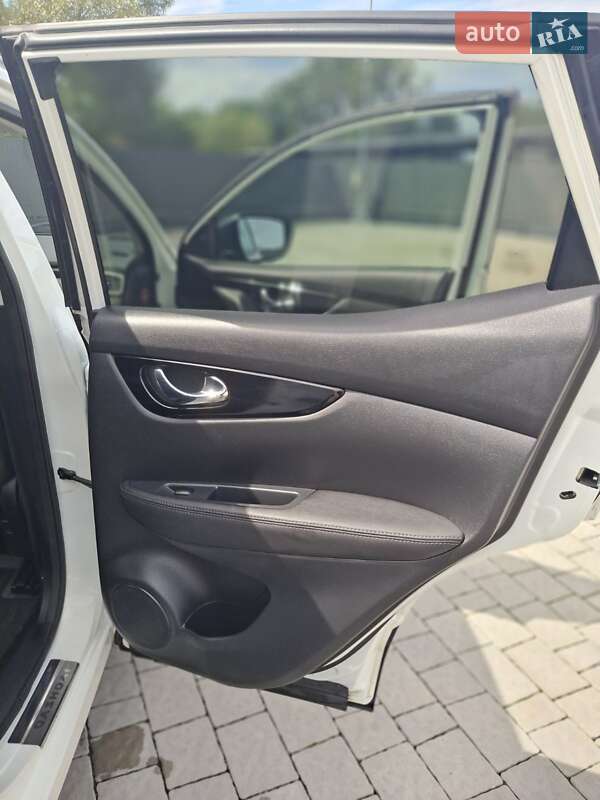 Внедорожник / Кроссовер Nissan Qashqai 2015 в Львове