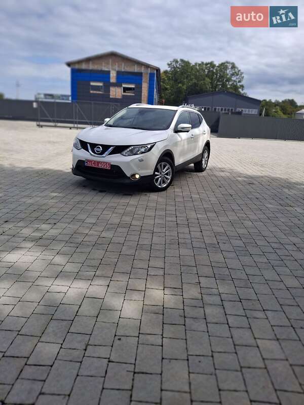 Внедорожник / Кроссовер Nissan Qashqai 2015 в Львове