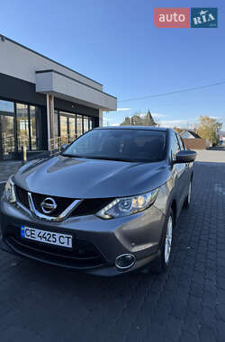 Позашляховик / Кросовер Nissan Qashqai 2015 в Чернівцях