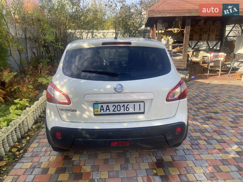 Позашляховик / Кросовер Nissan Qashqai 2011 в Києві