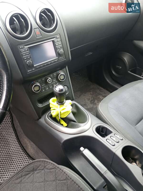 Позашляховик / Кросовер Nissan Qashqai 2010 в Переяславі