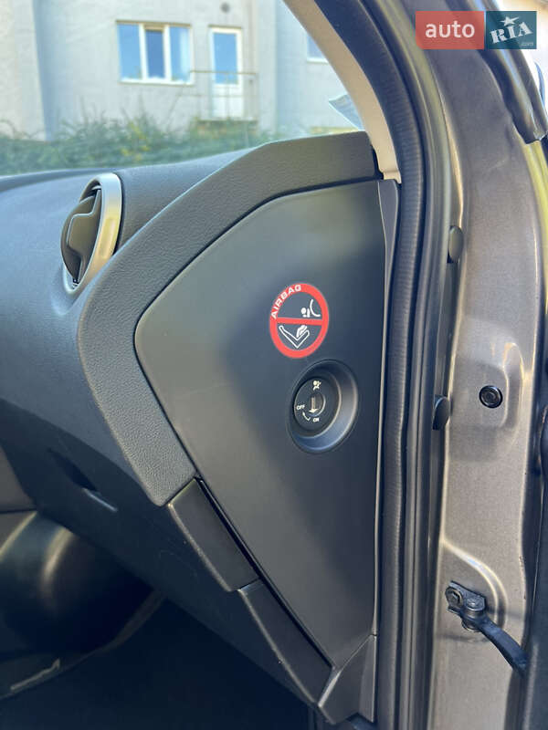 Внедорожник / Кроссовер Nissan Qashqai 2013 в Луцке