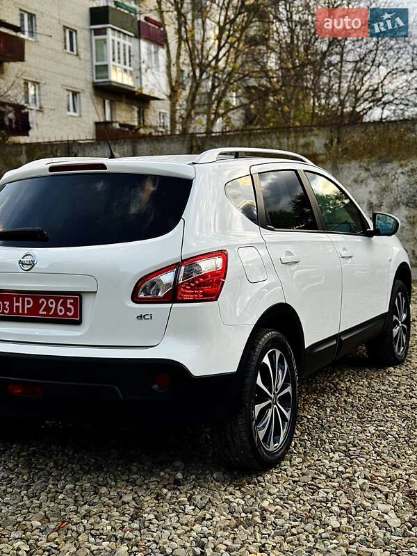 Внедорожник / Кроссовер Nissan Qashqai 2012 в Стрые