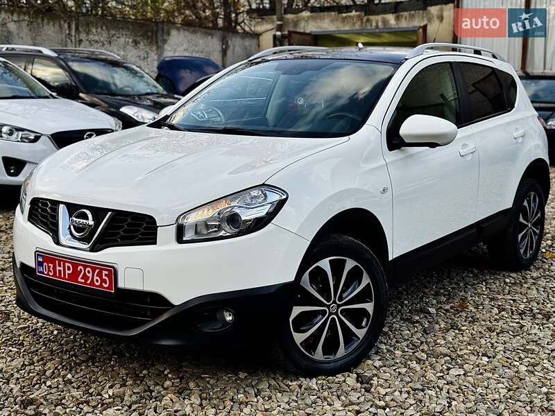 Внедорожник / Кроссовер Nissan Qashqai 2012 в Стрые
